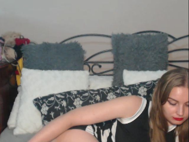 Live sex webcam photo for LarissaSexy25 #269056993