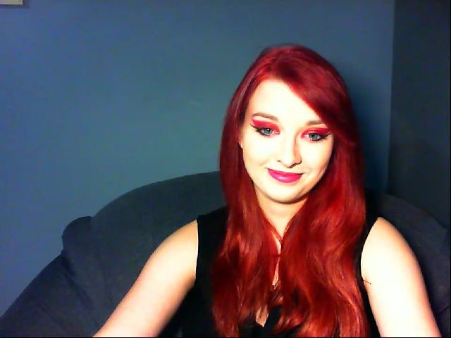 Live sex webcam photo for VirginLuna18 #269054766