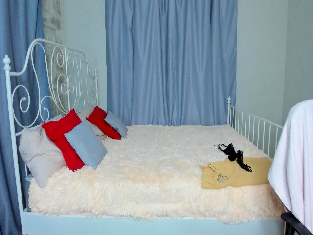 Live sex webcam photo for A11yson #269044747