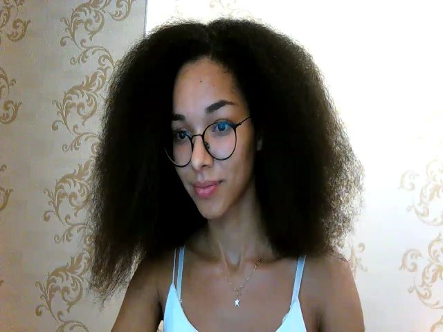 Live sex webcam photo for Carmel_Dee #269062473