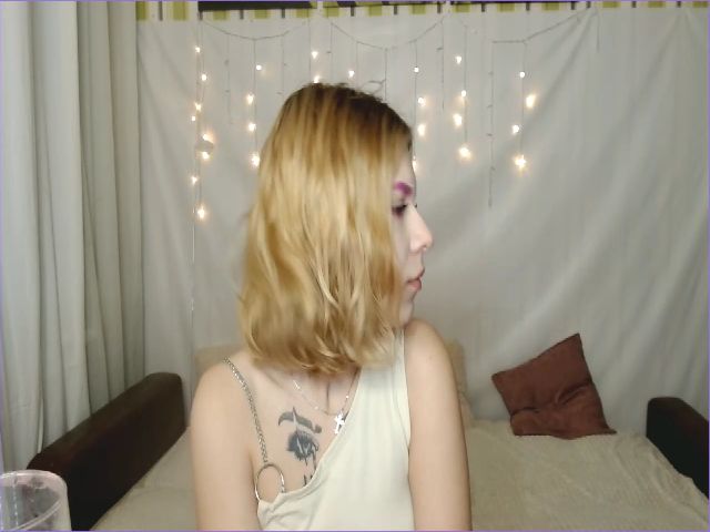 Live sex webcam photo for Aidra__Foxxx #269044179