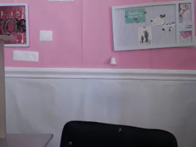 Live sex webcam photo for EmiStern #269049557