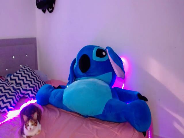 Live sex webcam photo for ema_sweet1 #269053555