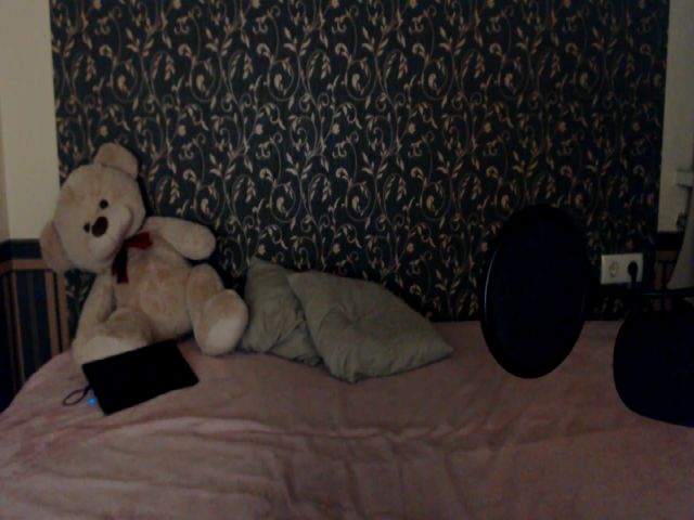 Live sex webcam photo for Meowny #269045133