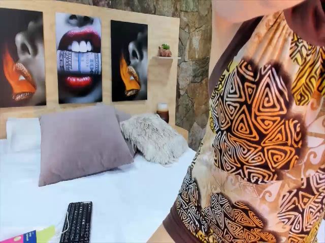 Live sex webcam photo for ALLONDRA__ #269044005