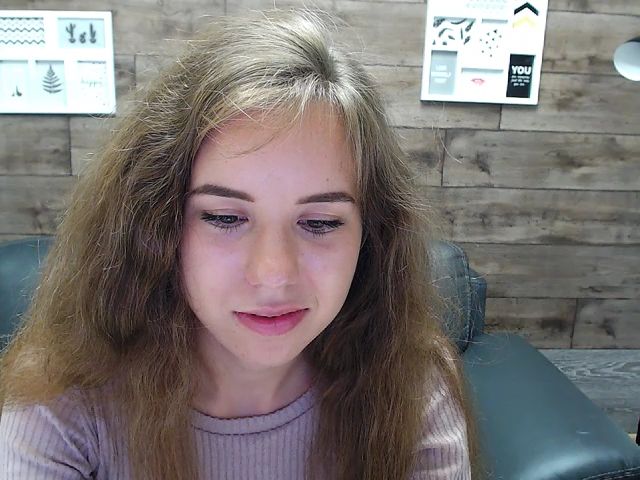 Live sex webcam photo for RoseMoet #269048830