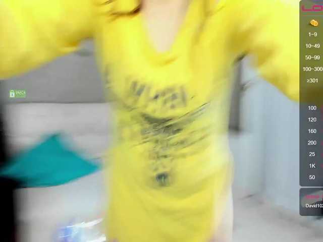 Live sex webcam photo for NicolleG-18 #269057252