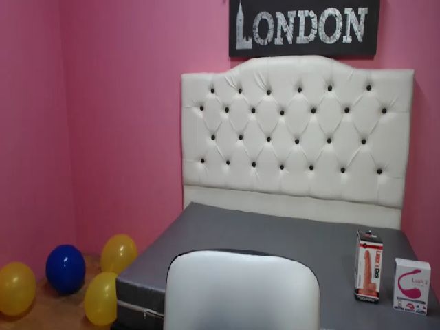 Live sex webcam photo for Carolinforbes #269045912