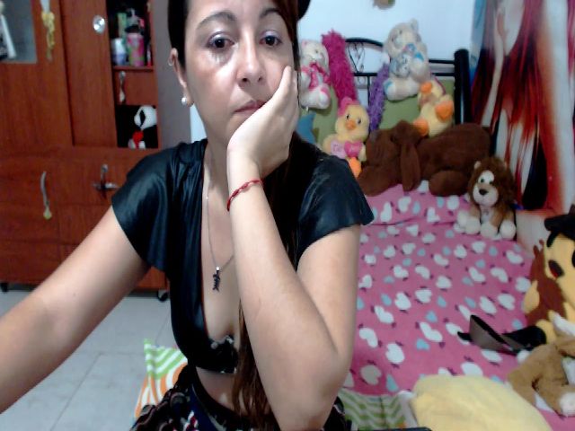 Live sex webcam photo for AnieHorny #269042330