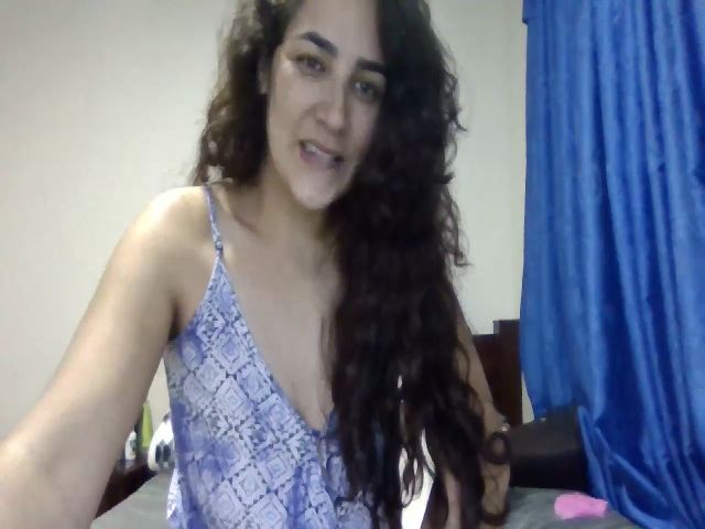 Live sex webcam photo for Sweetsmile28 #269062604