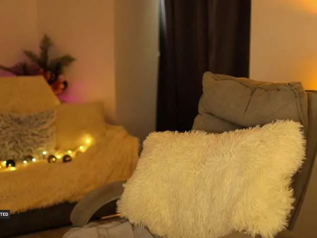 Live sex webcam photo for -white-kitty- #269073733