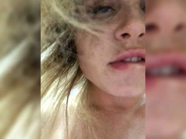 Live sex webcam photo for -x777x- #269078434