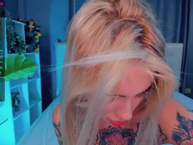 Live sex webcam photo for KaprinaGirrs #269068929