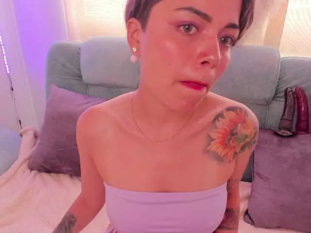 Live sex webcam photo for reiven-brown #269079678