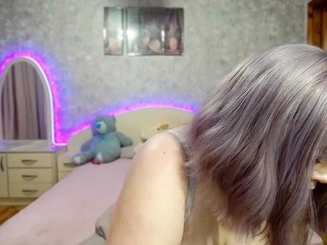 Live sex webcam photo for MaryBerryXO #269079173