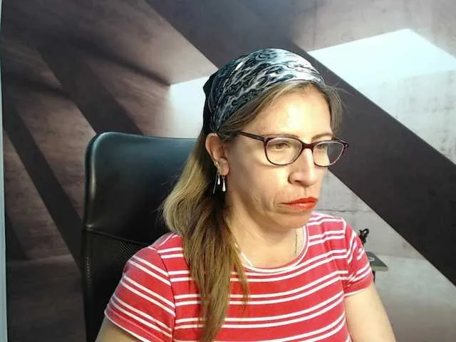 Live sex webcam photo for maturehot-1 #269079966