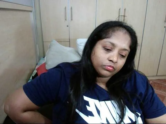 Live sex webcam photo for Indiantasha #287986187