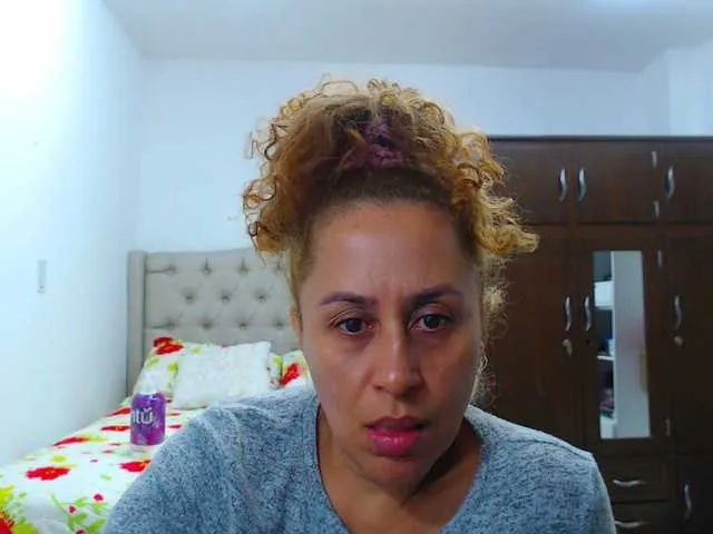 Live sex webcam photo for RoxanaMilf #269064701