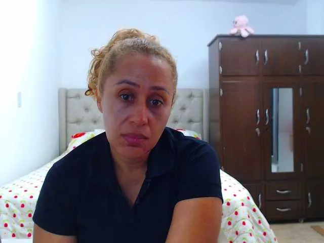 Live sex webcam photo for RoxanaMilf #269079934