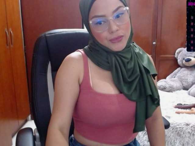 Live sex webcam photo for AmiraAwada #269063658