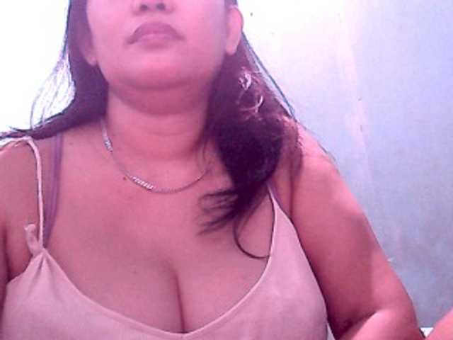 Live sex webcam photo for wildmom4u #269069335