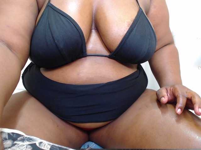 Live sex webcam photo for Sweetbrown23 #269064002