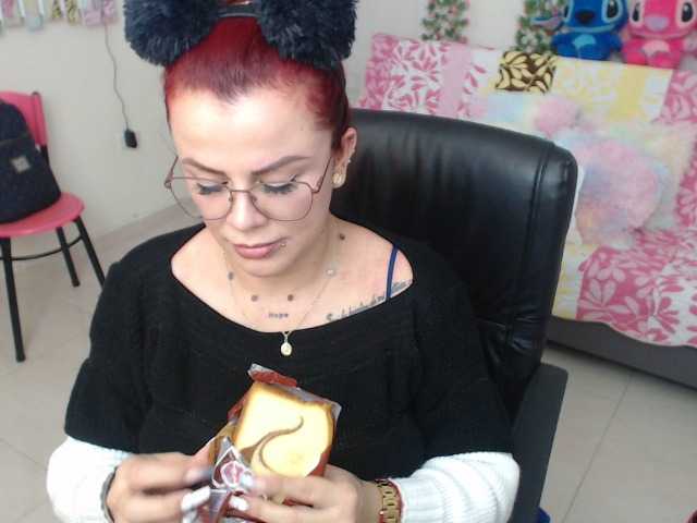 Live sex webcam photo for MILF-KAROL #269064825