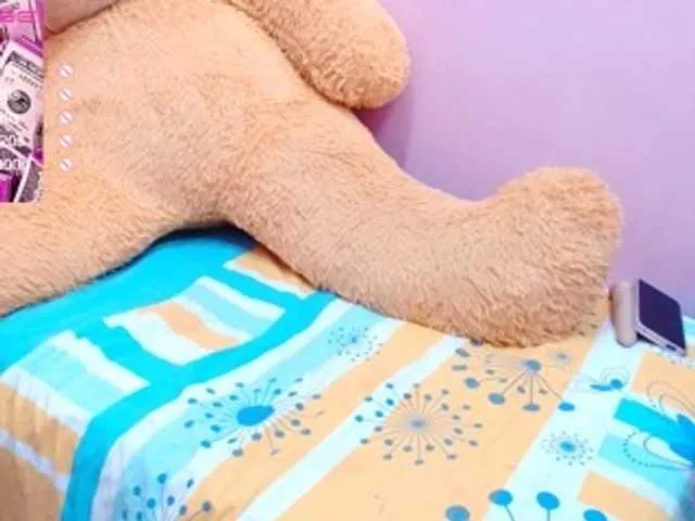 Live sex webcam photo for GlendaHolt #269080057