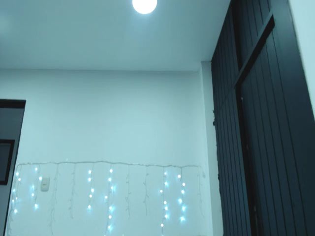 Live sex webcam photo for ShenLong3 #269081410