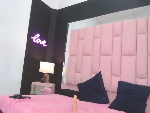 Live sex webcam photo for Skarlet_sexy #269076563