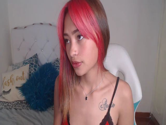 Live sex webcam photo for Charlotteh0 #269064155