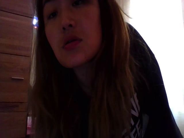 Live sex webcam photo for AsianDoll2000 #269070752