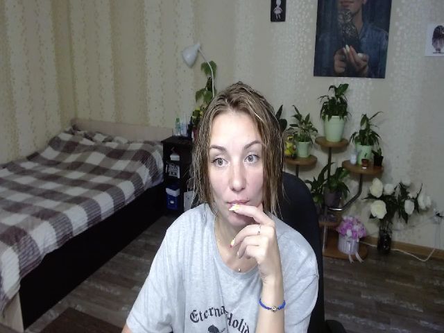 Live sex webcam photo for Emi_lywild #269067178