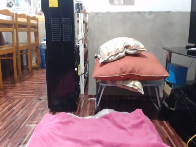 Live sex webcam photo for Beverly_19 #269070560