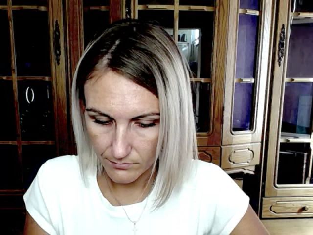 Live sex webcam photo for MiliEsiens #269070526