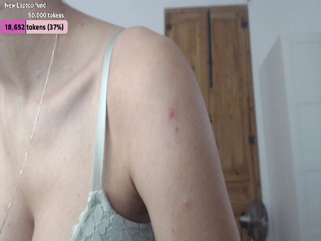 Live sex webcam photo for LolasPie #269077184