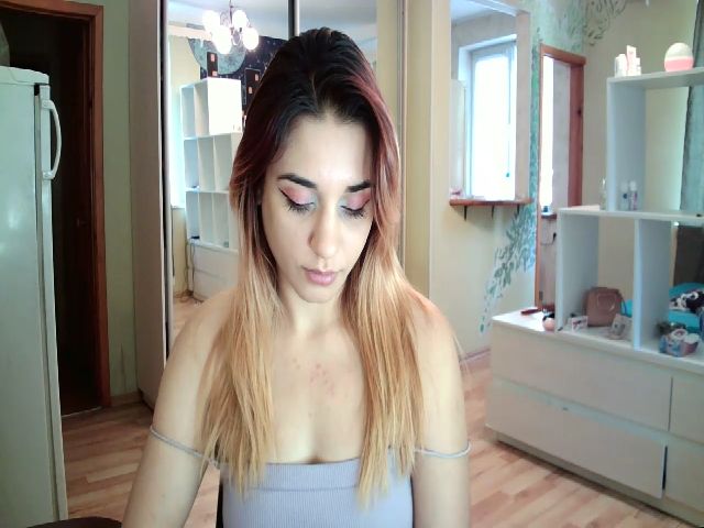 Live sex webcam photo for Lexy_hott #269072592