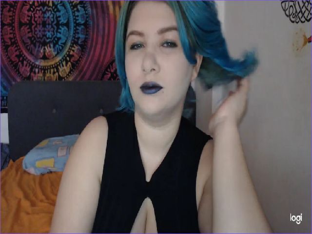 Live sex webcam photo for GoddessEmma #269071402