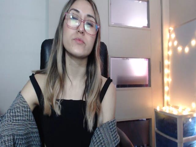 Live sex webcam photo for Ninimoon #269076002