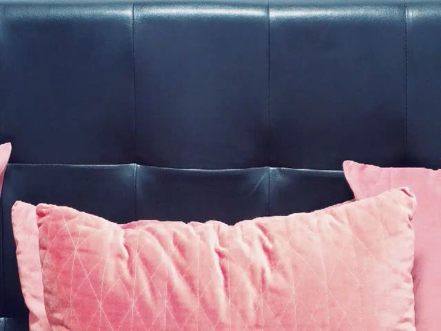 Live sex webcam photo for SandraMia #269072530