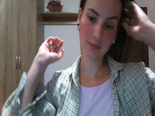 Live sex webcam photo for MisssSun #269077720