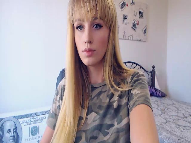 Live sex webcam photo for Jayne_XOXO #269072234