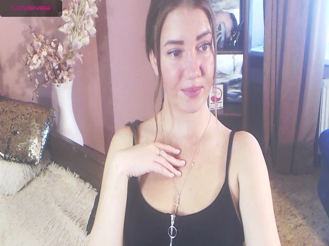 Live sex webcam photo for Kelly7B #269075533