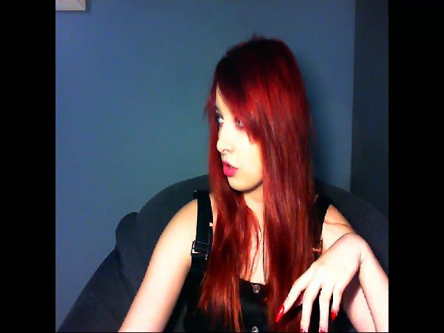 Live sex webcam photo for VirginLuna18 #269075315