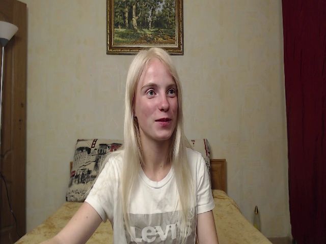 Live sex webcam photo for Girl_Summer1 #269076316