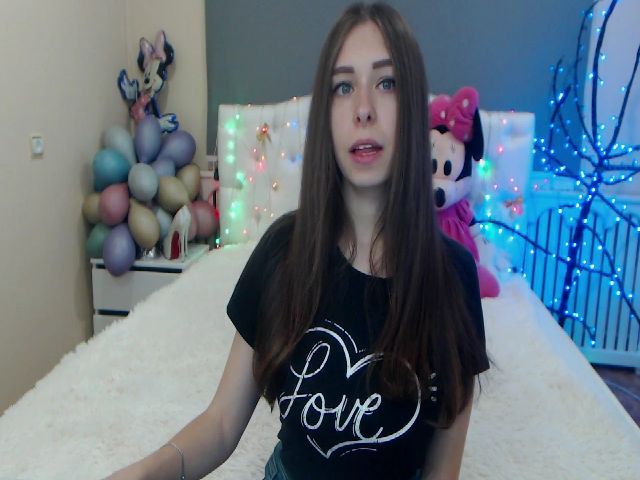 Live sex webcam photo for LindaJason #269070031