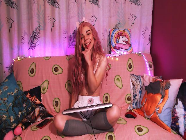 Live sex webcam photo for Lolly_Goddess #269071509