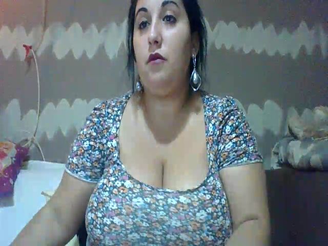 Live sex webcam photo for BigBreastsMia #269081382