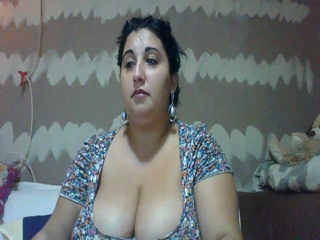 Live sex webcam photo for BigBreastsMia #269082570
