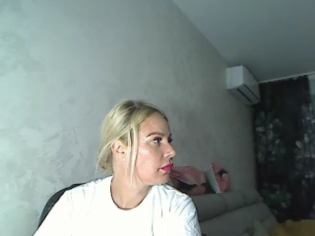 Live sex webcam photo for Yourmilf24 #269076430